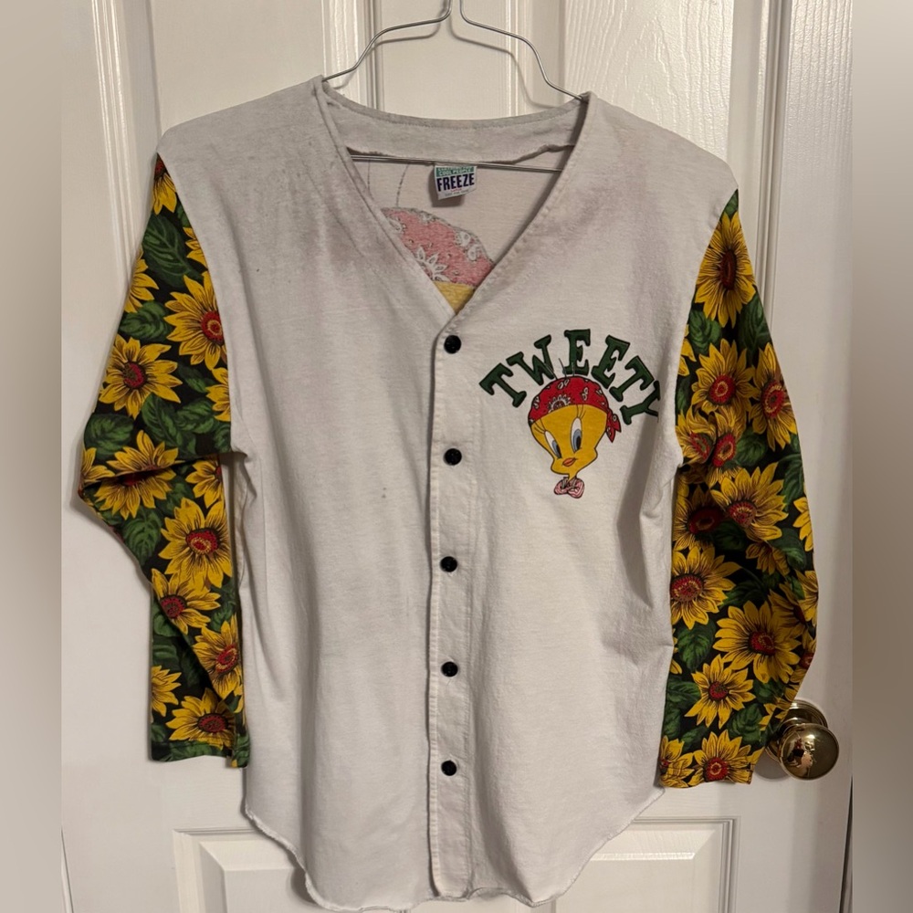 Vintage Freeze Tweety & Sunflower Themed Baseball Button-Down Style, size large.